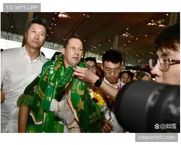 北京国安近期联赛表现稳定，多名核心球员状态回暖，在战术体系上有所调整。